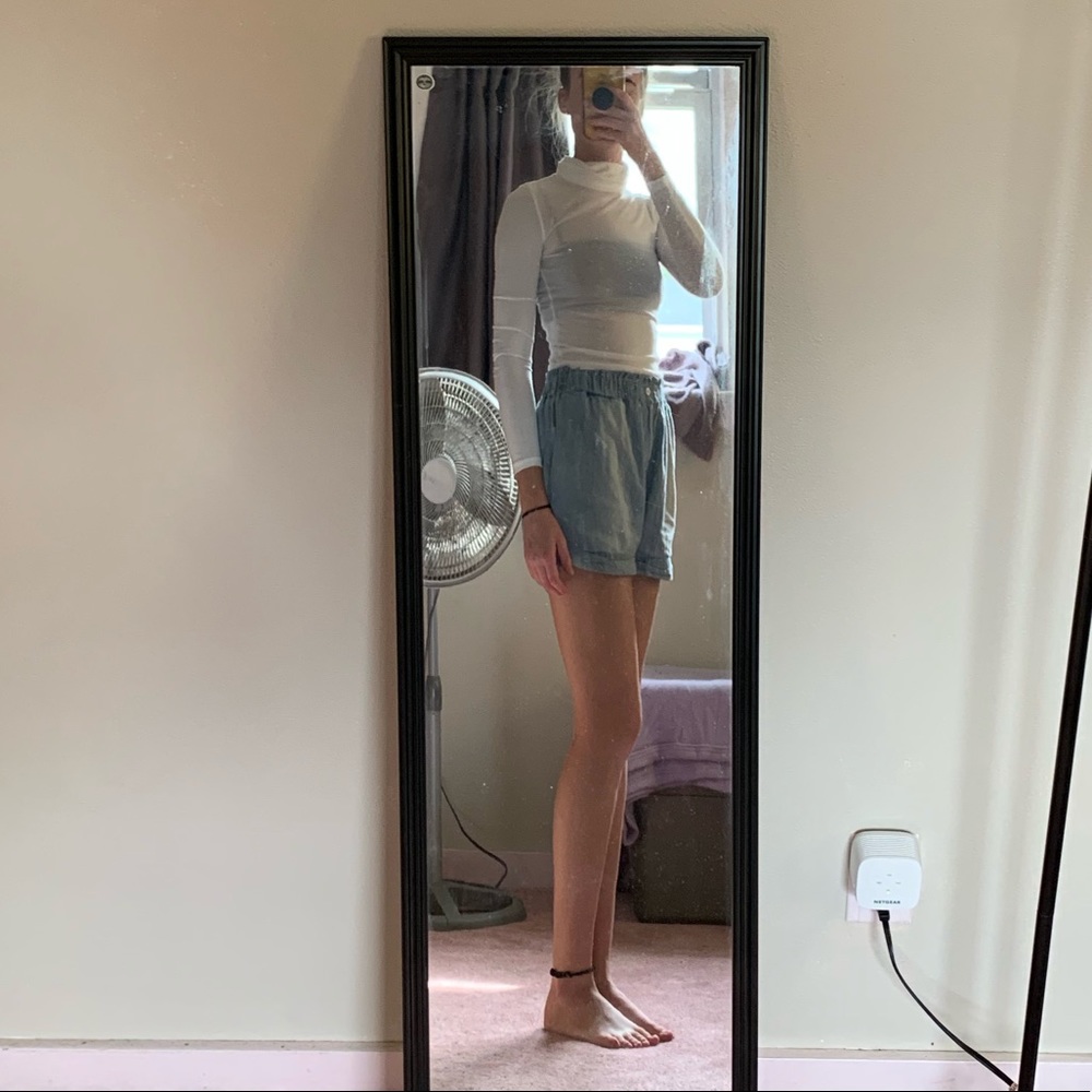 SHEIN White Cropped Turtleneck